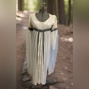 Renaissance, Medieval Dress, Juliet Theater Gown Women’s Size Medium Vintage.